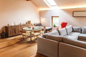 Gi^te Maud Neuprez. 10-25 BOOKING HD-44