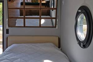 Grand lit Queen size tout confort