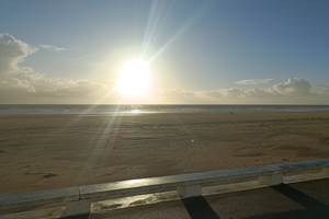 la célèbre plage et l'Estacade de St jean à 50m
