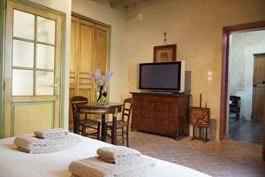 Maison en Provence de charme  - Chambre ocre beige et orange - Lapalud - Vaucluse