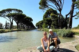 nous au bord du canal du midi