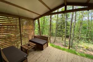 Terrasse vue sur forêt