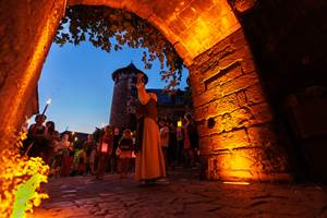 Visite-flambeaux-Collonges-3-Nicolas-Barbarin-Atelier-Castanea (1)