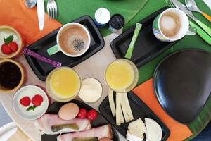 les gourmands viennoiseries, charcuteries & fromages