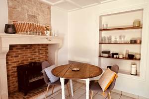 Salle à manger cheminée_La Petite Cavalerie