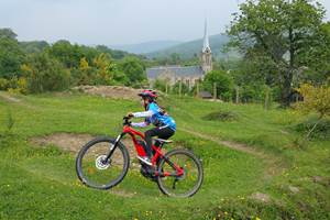 LE-PLESSIS-Location-VTT-Électriques-Terrain-De-VTT