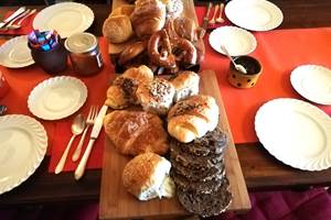 un carré de petit déjeuner