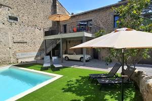 Piscine privée du gîte Le Pressoir, version 2 chambres, à Montblanc près de Cap d’Agde.