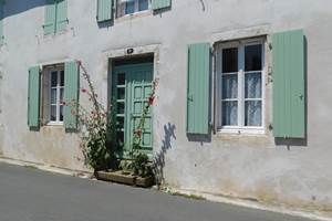 Le gite Les fillage, la façade extérieure côté rue