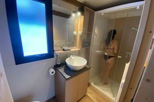 2ème Salle de bain avec WC