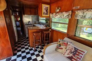 camping-la-perle-creuse-caravaneUS-Hollywood-2 personnes-intérieur