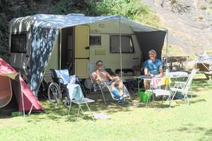 camping-canada-semois-chiny-ardenne-belgique-emplacement-caravane