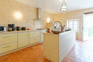 cuisine équipée avec ilôt central