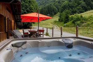 La terrasse avec Jacuzzi