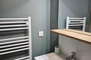 Le Quai d'Neuf — Gîte de groupe en Creuse (15 personnes) - Salle de douche à l'étage