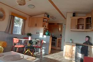 camping-la-perle-creuse-MH-6personnes-Californie-pièce de vie