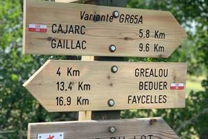 210728103025 Panneau directionnel Tour du Lot - GR65 © Cathy Seguy - Lot Tourisme