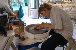 Stage de poterie dans l'ancienne école de la Manufacture Royale