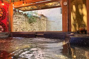 Jacuzzi exterieur privatisable