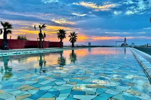 Miroir d'eau à Port Leucate au coucher du soleil