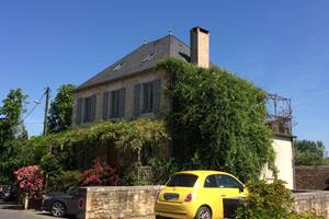 1_ La Terrasse et son parking