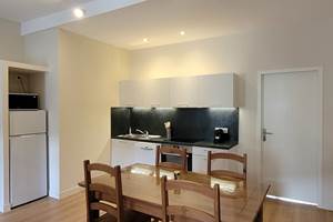 LA-BELLE-SAISON-Luchon-Location-d'appartements-Gentiane-Cuisine