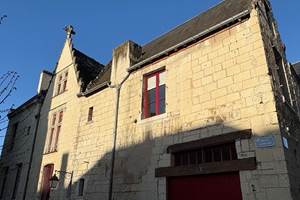 gite-deux-couronnes-chinon-façade