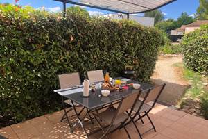 Les Mazets du Rouret - Che^ne Vert terrasse barbecue