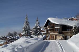 Le Chalet sous la neige