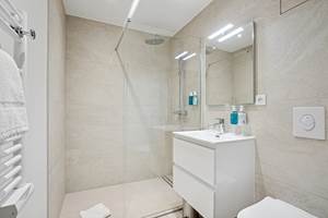 salle-de-douche-italienne-superieure-hotel-arradon