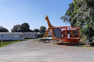 Trampoline girafe gonflable camping mont saint michel