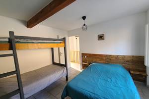 Les gîtes de Moussan - Montbrun Les Bains - chambre double + lit superposé - 1er étage - gîte 2