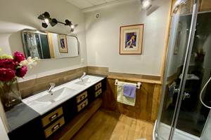 Cabane insolite et Jacuzzi