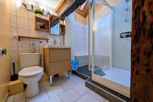 Gite-de-groupe-alsace-vosges-chalet-salle-de-bain-1