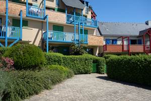Domaine de la Varde - Cyprès 90 (portillon vert).