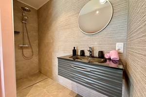 Ch Eglantine salle de douche