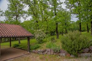 Gîte du Causse Loubressac Carport