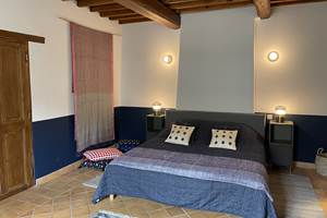 CHAMBRE MARINE-ROUGE 1ER E´TAGE lit MF