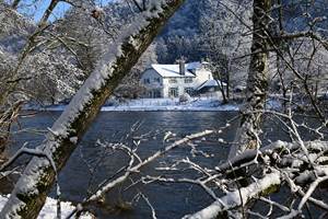 winterlandschap-ambleve-ecolodge-sneeuw-2.jpg