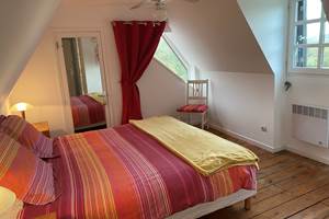 La chambre Rose à l'étage avec lit 180cm