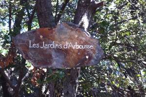 à l'entrée