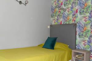 Lit Simple chambre Hotel Jean Bart Paris 6