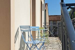 Balcon du gîte Le Ramonetage à Montblanc, Hérault.