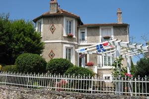 Aux Volets Blancs