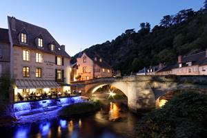 A 25 minutes du Domaine de Louveraude: AUBUSSON avec ses musées, restaurants, visites, etc.