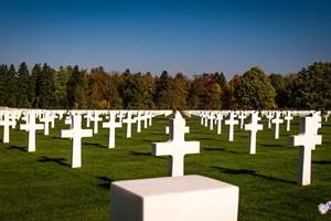 Cimetière Américain de Neuville en Condroz