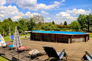 Piscine avec terrasse