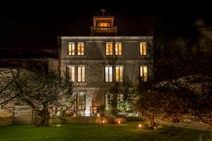 Vue depuis le jardin de nuit