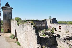 le-chateau-de-pervinquieres-exterieur