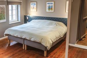 Gi^te Maud Neuprez. 10-25 BOOKING HD-90